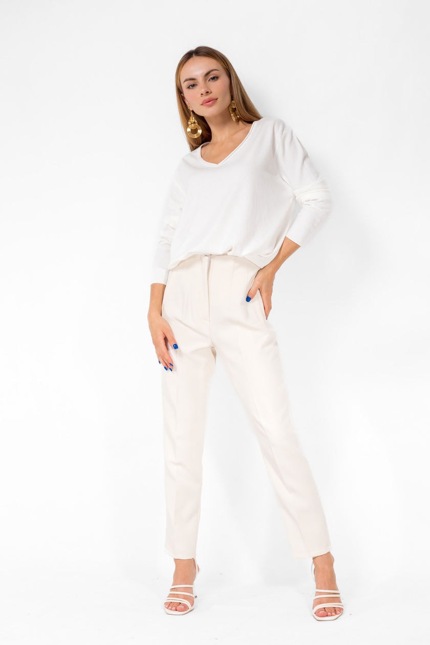 Sweter basic z dekoltem w serek